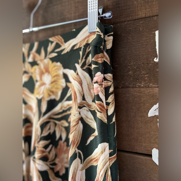 H&M Modern Dark Green & Brown Floral Circle Skirt Tagged Size 4 - Picture 6 of 8